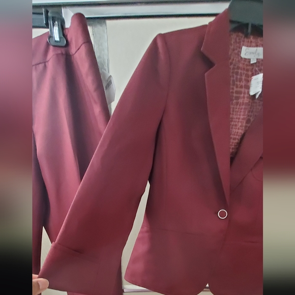 NWT Emily 2 Piece Pant Suit; Sz 14; Wine Color; Lined; $70 - Picture 16 of 16
